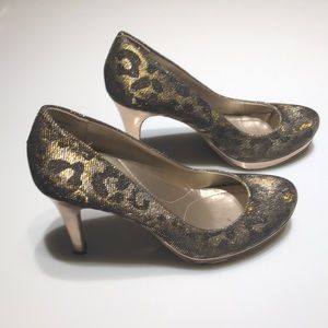 Bandolino B flexible gold leopard pumps